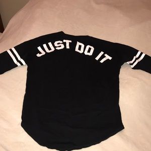 Nike black and white 3/4 sleeve long shirt